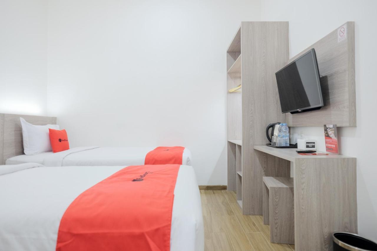 Reddoorz Plus @ Jalan Juanda Medan Dış mekan fotoğraf